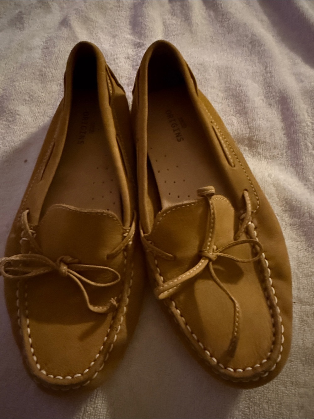 Women’s Earth Origins Monarch leather moccasins slip on size 7